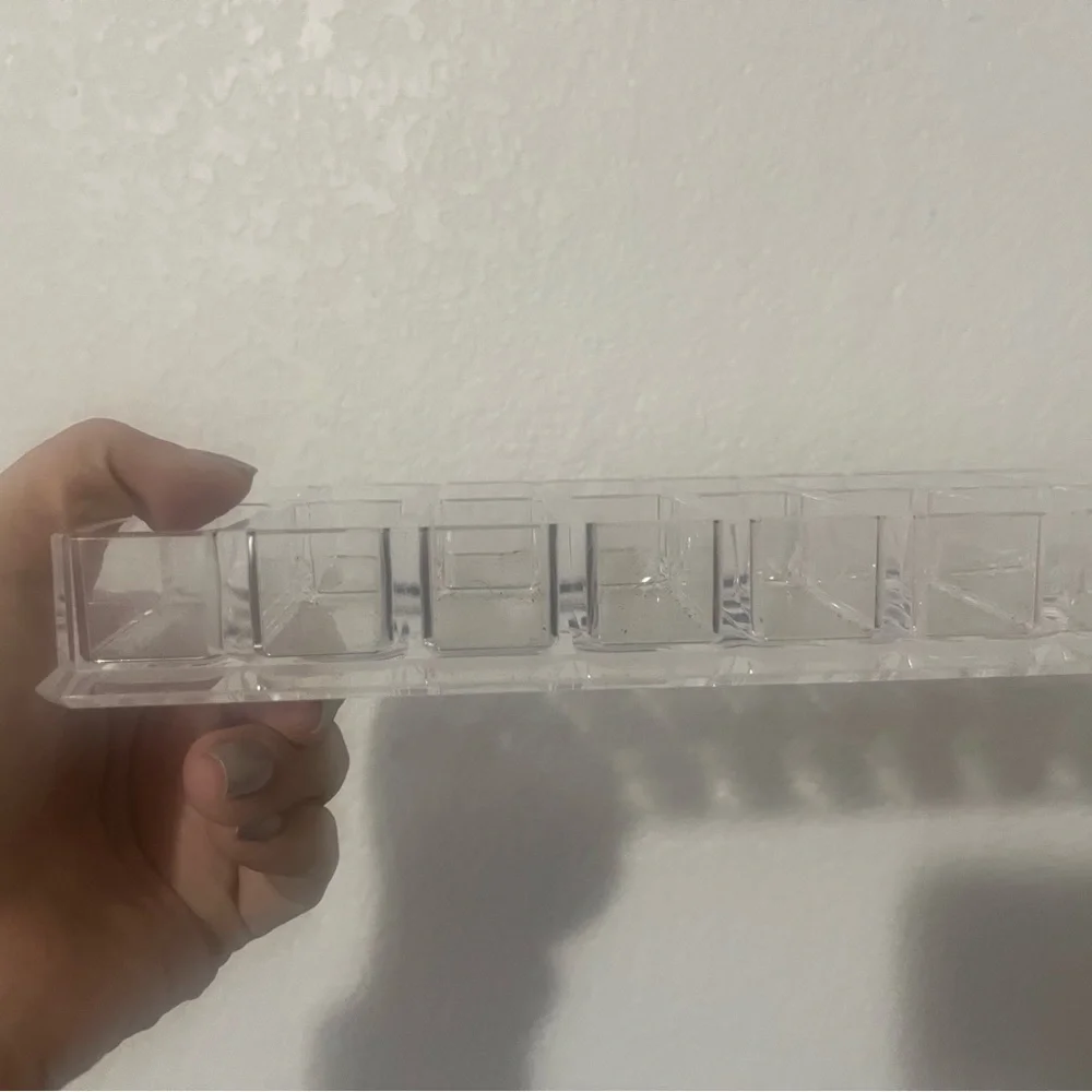 Acrylic rectangular holder - Picture 2 of 3